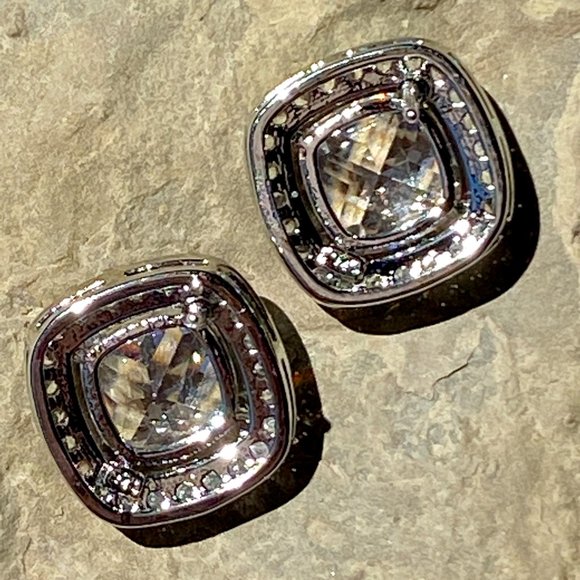 1.6 cm Cubic Zirconia Stud Earrings - Picture 7 of 10